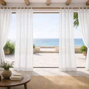 Olé & Co. Offwhite inbetween linnen gordijnen in mediterraanse woning.