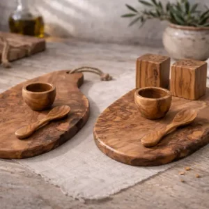 Olé & Co. olijfhouten tapas set van 2 tapas planken, 2 lepeletjes, 2 eierdopjes en peper en zout stelletje